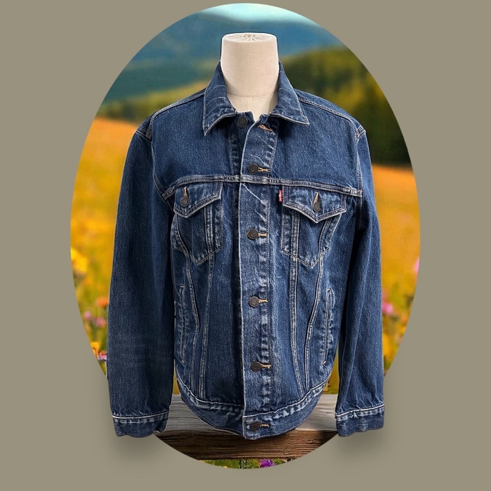 Levi’s (factory sample) Denim Trucker Jacket.Size: Medium